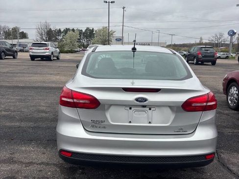Used 2016 Ford Focus SE FWD image 5