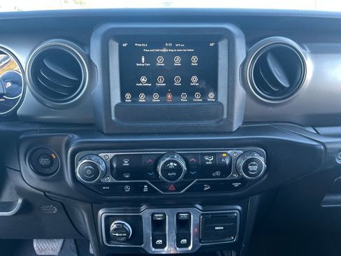 Used 2018 Jeep Wrangler Sport S image 19