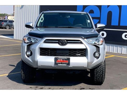 Used 2024 Toyota 4Runner SR5 AWD/4WD image 3