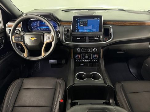 Used 2024 Chevrolet Suburban High Country w/ Premium Package 2 RWD image 13
