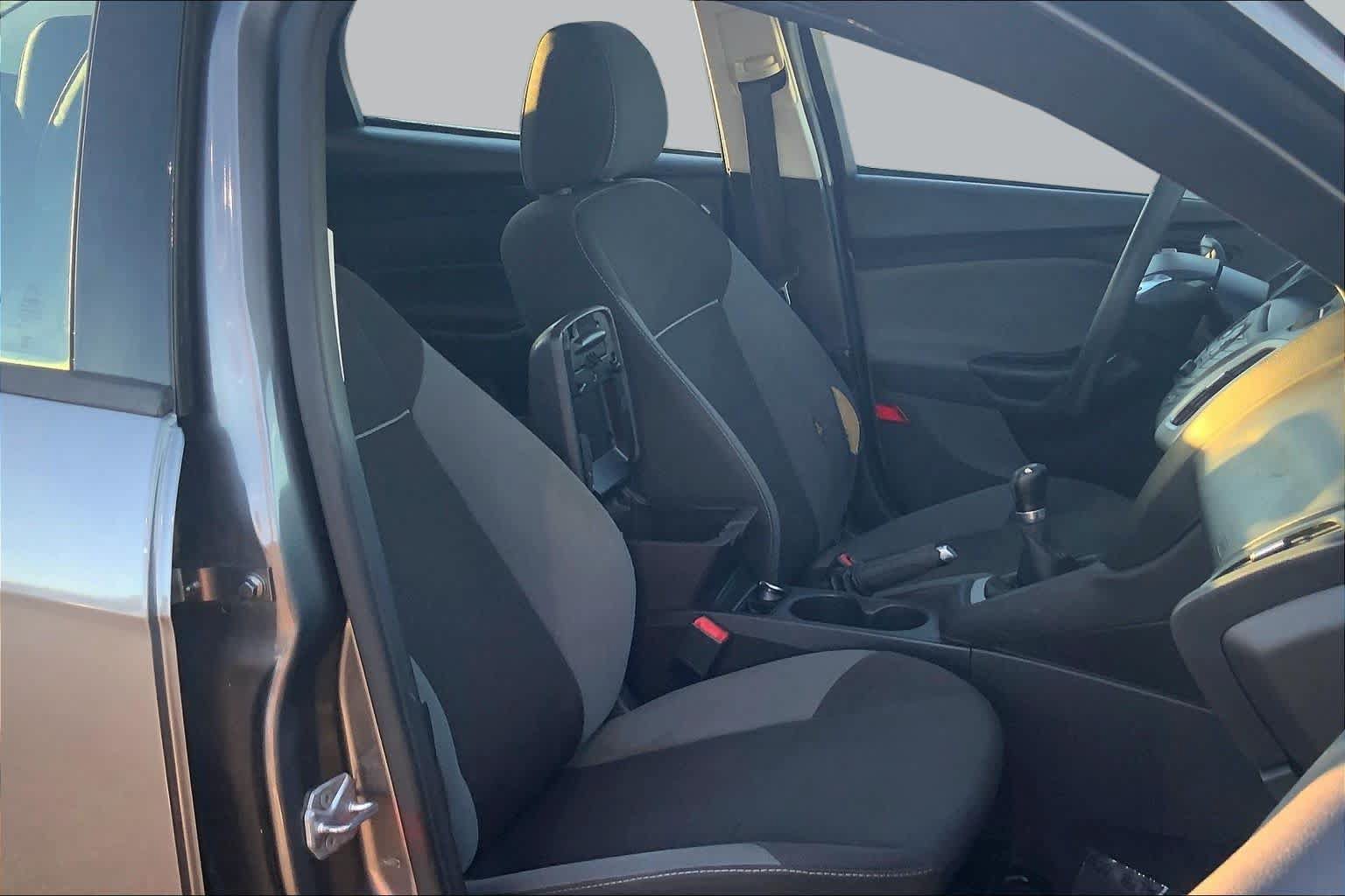 Used 2014 Ford Focus SE FWD image 8