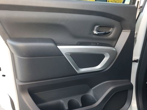 Certified 2024 Nissan Titan SV w/ SV Convenience Package image 27