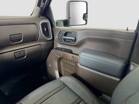 Used 2023 GMC Sierra 3500 Denali w/ Denali Ultimate Package image 23