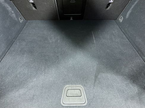 Used 2025 Volvo XC60 B5 Plus image 34