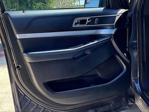 Used 2017 Ford Explorer XLT w/ Equipment Group 201A image 20