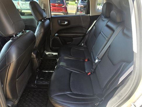 Used 2018 Jeep Compass Latitude w/ Popular Equipment Group FWD image 24