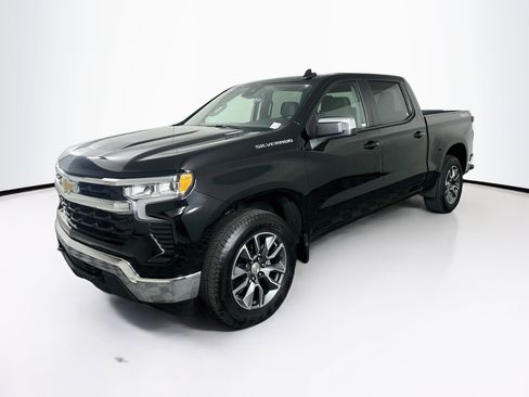 Used 2024 Chevrolet Silverado 1500 LT AWD/4WD image 3