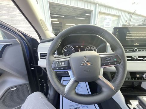 New 2026 Mitsubishi Outlander SE FWD image 14