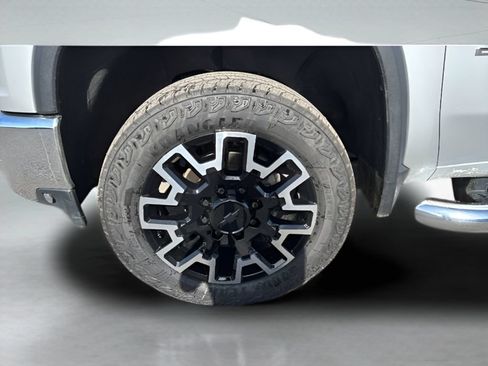 Used 2020 Chevrolet Silverado 2500 LTZ w/ LTZ Premium Package AWD/4WD image 20