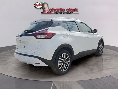 Used 2024 Nissan Kicks SV FWD image 5