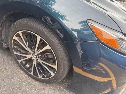 Used 2018 Toyota Camry SE w/ Moonroof Package FWD image 26