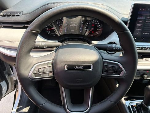 Used 2025 Jeep Compass Limited AWD/4WD image 19