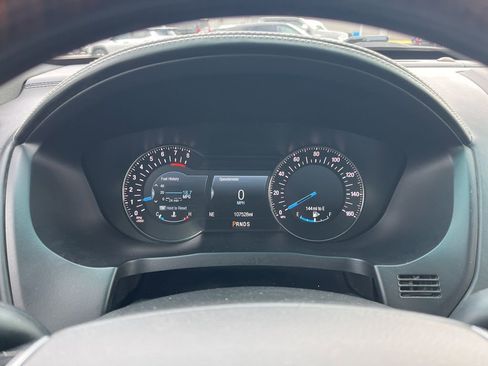 Used 2017 Ford Explorer Platinum image 18