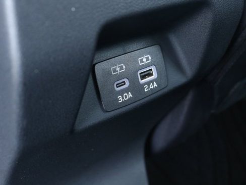 Used 2025 Subaru Crosstrek 2.5i Limited w/ Crosstrek Mirror Package image 17