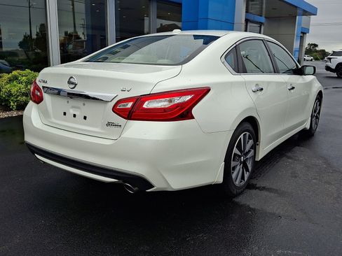 Used 2017 Nissan Altima 2.5 SV FWD image 6