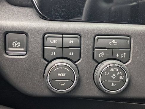 Used 2026 Chevrolet Silverado 1500 LT Trail Boss w/ Convenience Package II AWD/4WD image 25