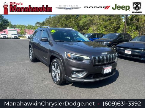 Certified 2019 Jeep Cherokee Limited w/ Luxury Group AWD/4WD image 1