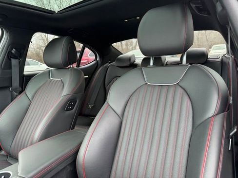 Used 2025 Genesis G70 3.3T Advanced image 12