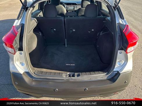 Used 2020 Nissan Kicks S FWD image 11