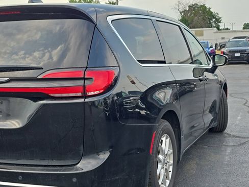 Used 2024 Chrysler Pacifica Touring-L FWD image 63