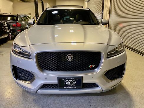 Used 2019 Jaguar F-PACE S image 5