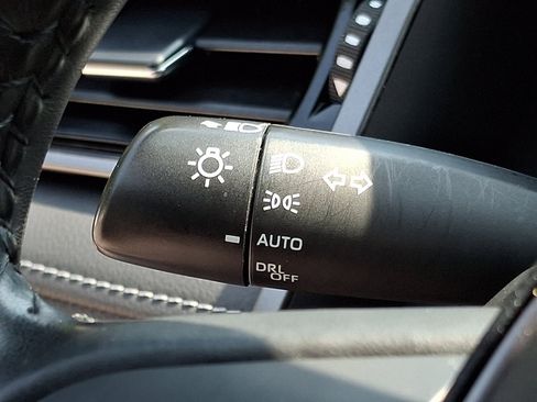 Used 2023 Toyota Camry SE FWD image 24
