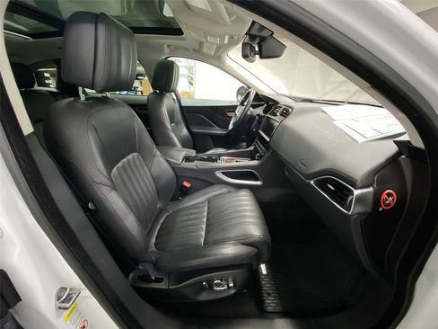 Used 2018 Jaguar F-PACE Portfolio image 30