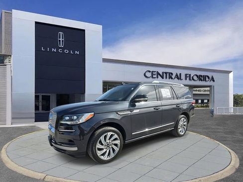 Used 2024 Lincoln Navigator Reserve image 8