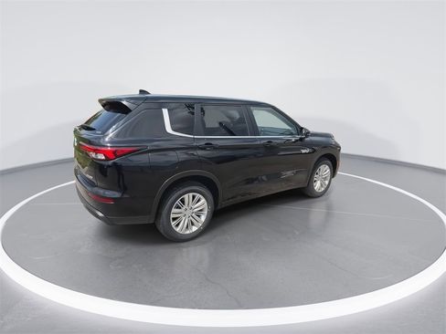 New 2025 Mitsubishi Outlander ES image 8