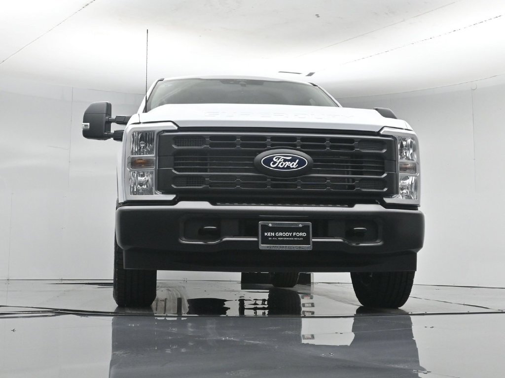 New 2027 Ford F350 XL w/ XL Chrome Package RWD image 40