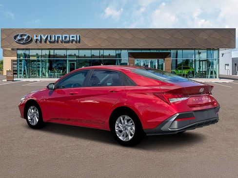 New 2026 Hyundai Elantra Hybrid w/ Cargo Package FWD image 4