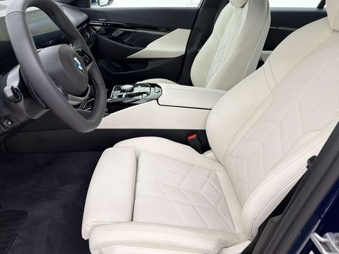 New 2026 BMW 530i RWD image 5