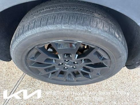 Used 2022 Kia Telluride EX w/ EX Premium Package AWD/4WD image 14