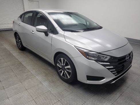 Used 2025 Nissan Versa SV FWD image 13