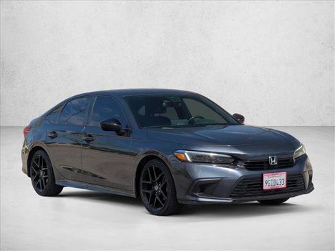 Used 2023 Honda Civic Sport image 3
