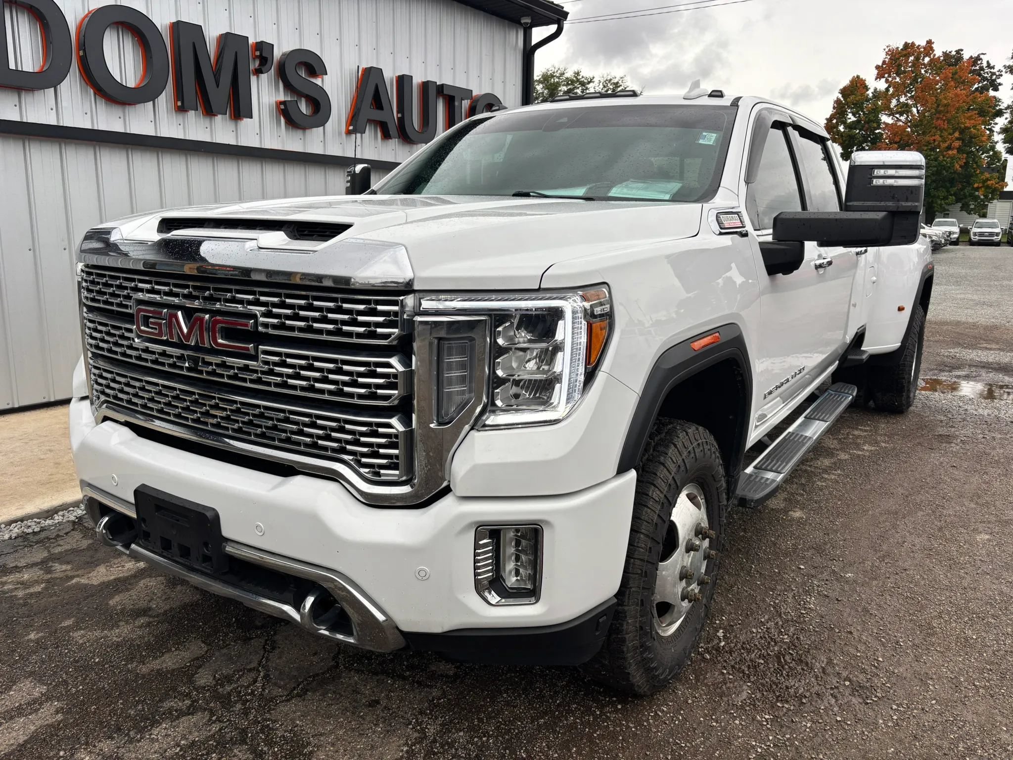 Used 2021 GMC Sierra 3500 Denali w/ Technology Package AWD/4WD image 15