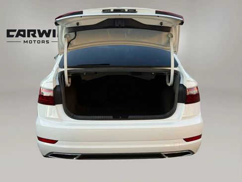 Used 2021 Volkswagen Jetta R-Line FWD image 8