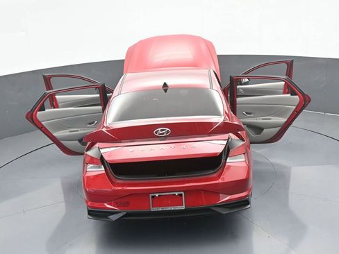 Used 2022 Hyundai Elantra SE w/ Cargo Package image 63