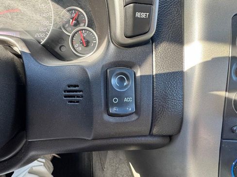 Used 2005 Chevrolet Corvette Coupe w/ Preferred Equipment Group image 17