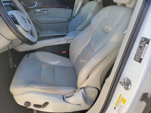 Used 2019 Volvo XC90 T6 Momentum w/ Advanced Package image 5