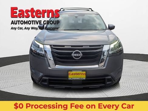 Used 2022 Nissan Pathfinder SV AWD/4WD image 9