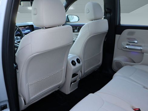 New 2025 Mercedes-Benz GLB 250 image 30