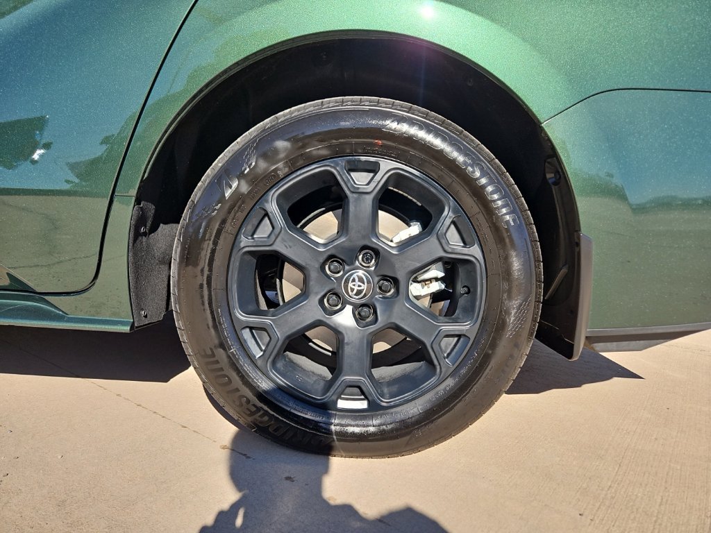 Used 2025 Toyota Sienna XLE Woodland Edition AWD/4WD image 8