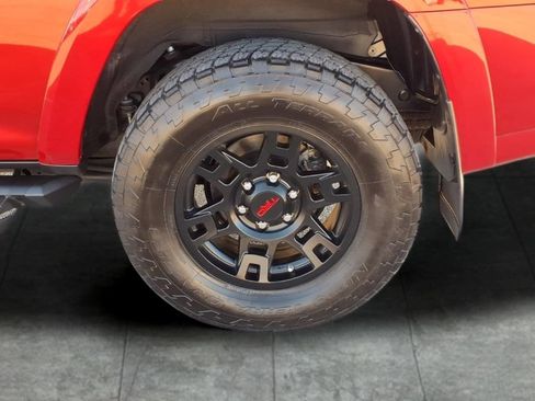 Used 2021 Toyota 4Runner Venture w/ Moonroof Package AWD/4WD image 26