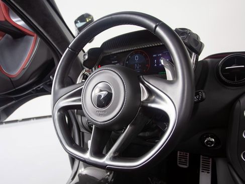 Used 2024 McLaren 750S Spider image 28