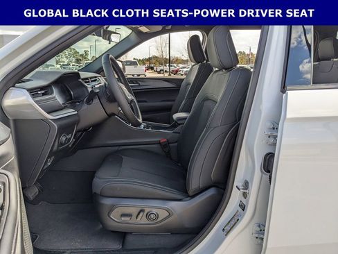 New 2026 Jeep Grand Cherokee L 2WD image 4