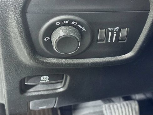 Used 2023 Jeep Grand Cherokee Altitude AWD/4WD image 21