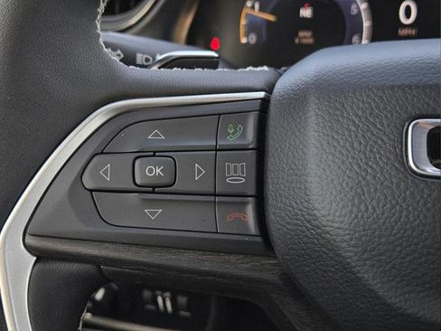 New 2026 Jeep Grand Cherokee Limited w/ Luxury Tech Group II RWD image 10