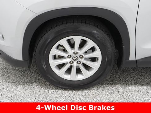 Certified 2024 Toyota Grand Highlander XLE image 10