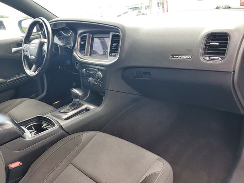 Used 2022 Dodge Charger SXT w/ Blacktop Package image 16